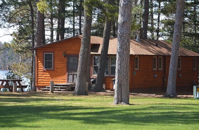 Cabin 5 by Eagle Waters Resort