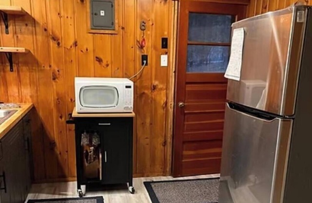 Cabin 6 at Heaths Resort