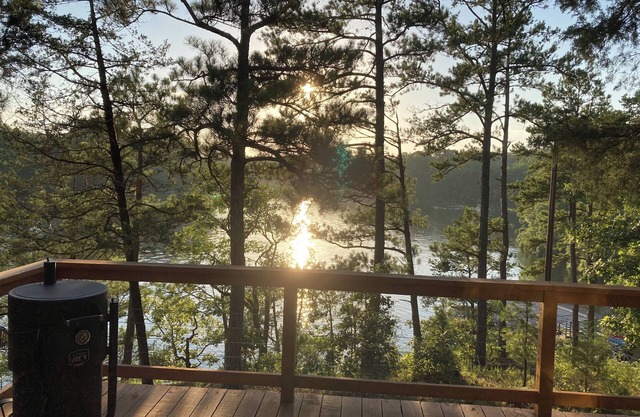 Cabin #6 - Endless Sunset on the Lake