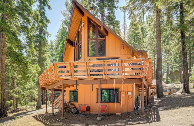 Cabin Getaway Near Big Trees Park: Game Room, Deck