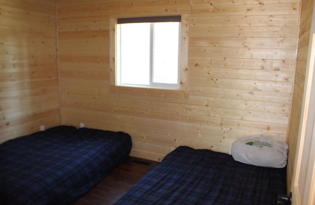 Cabin Ideal for Artists' /Writers' Retreat