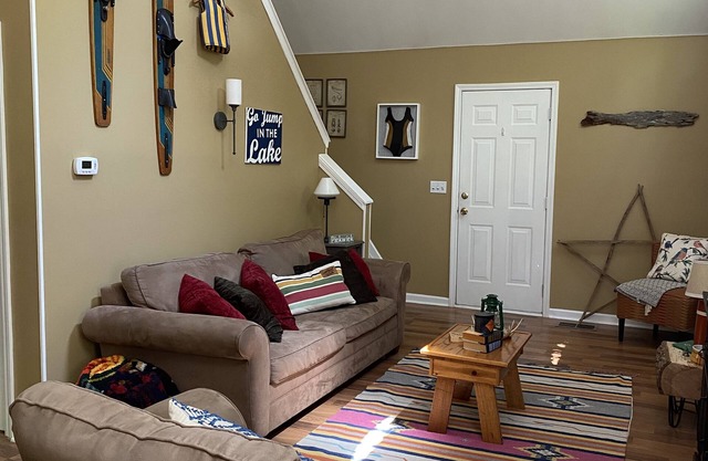 Cabin in the woods, 3 miles from Bruton Branch Recreational Area on TN River