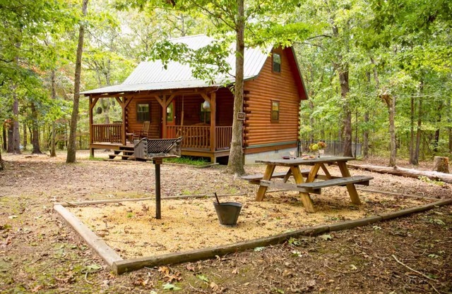 Cabin in the Woods | Hot Tub, Fire Pit, BBQ