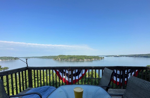 Cabin No. 5 @ The Old Swiss Village - Lake View!