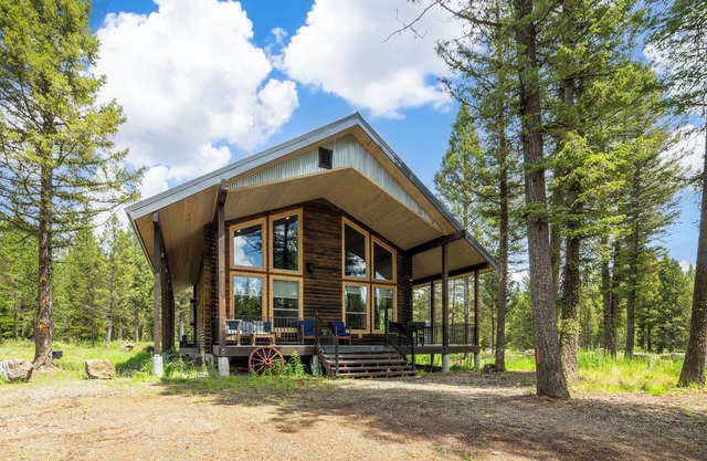 CABIN ON THE ROCKS, Big Property, Hot Tub, Yellowstone National Park, Fire pit.