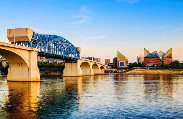 Cabin-View of woods-Private deck-15 mins to Chattanooga-Hiking