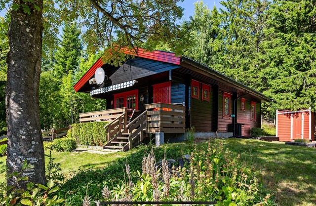 Cabin w wilderness feeling 20 min from airport