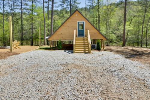 Cabin with Lake Access Near Talladega Natl Forest