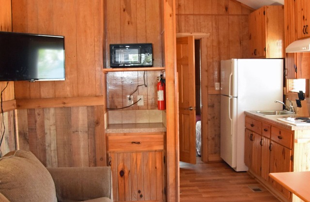 Cabins On the Sampit River .