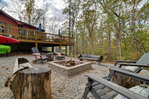 Cadiz Vacation Home with Deck Walk to Lake Barkley