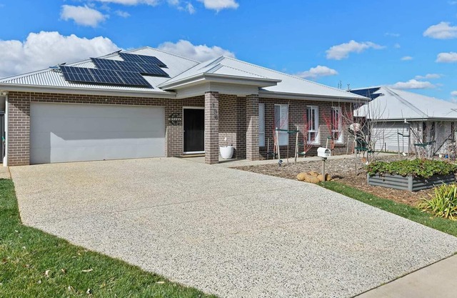 Caffin Estate - 600m Walk to Phillip Shaw Wines