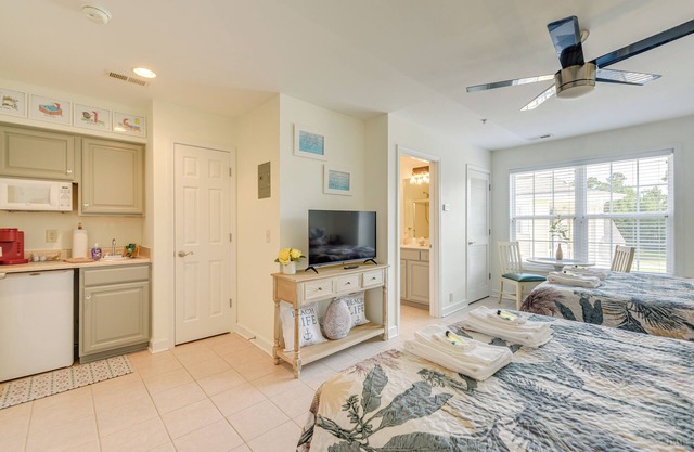 Calabash Condo w/Balcony in Gated Golf Community!