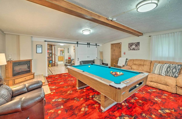 Caldwell House w/Grill ~ 1 Mi to Downtown!