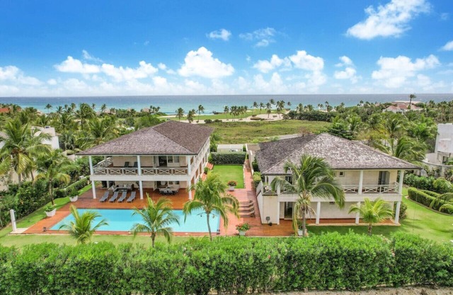 Caleton Estates 52: Elegant golf/ocean view villa w/big pool, staff & golf cart