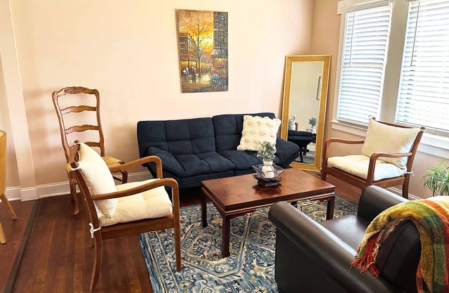 Calm&Cozy Vibes - king bed+grill+firepit+fenced backyard