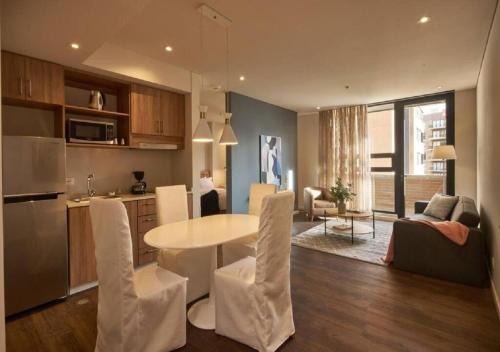 Caluce Apt 4D by Letoh