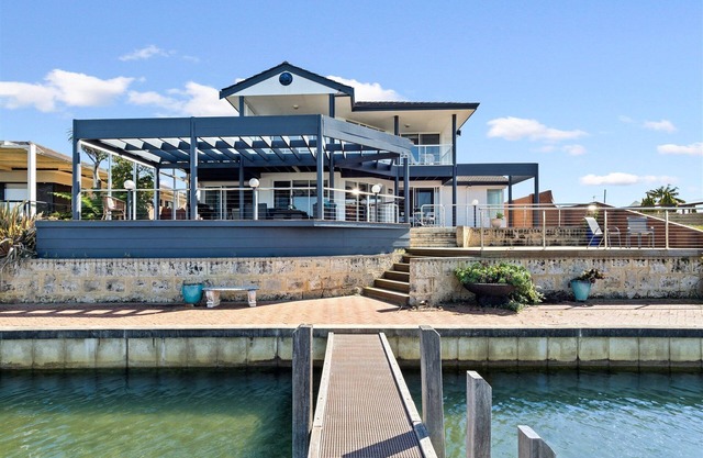 Cambria Whole House Private Jetty -Family & Pet Friendly
