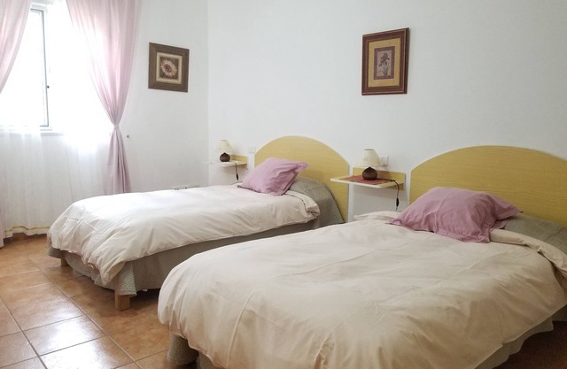 Camino Tamadaba houses (low house)
