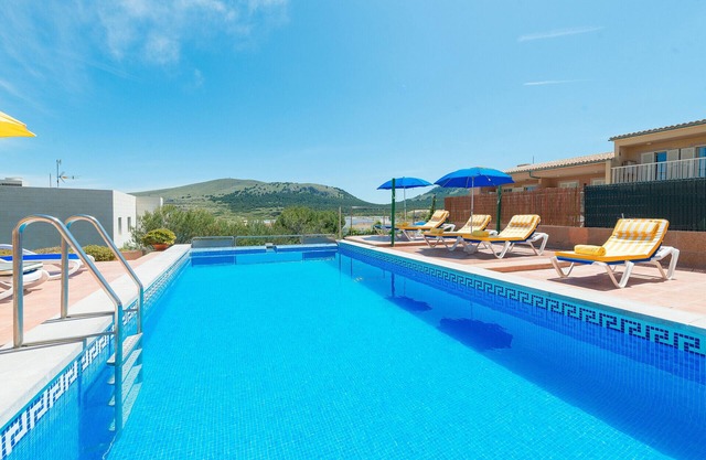 CAMOMILA Villa para 12 con piscina en Cala Mesquida