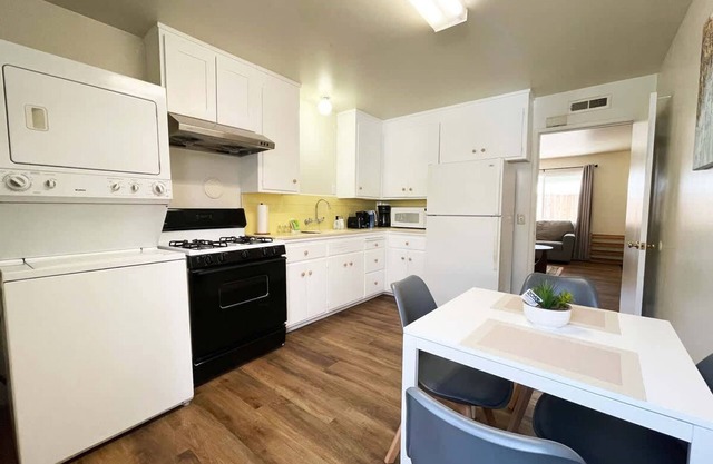 Campbell Cozy Bright 2B 1b AC Close to Downtown