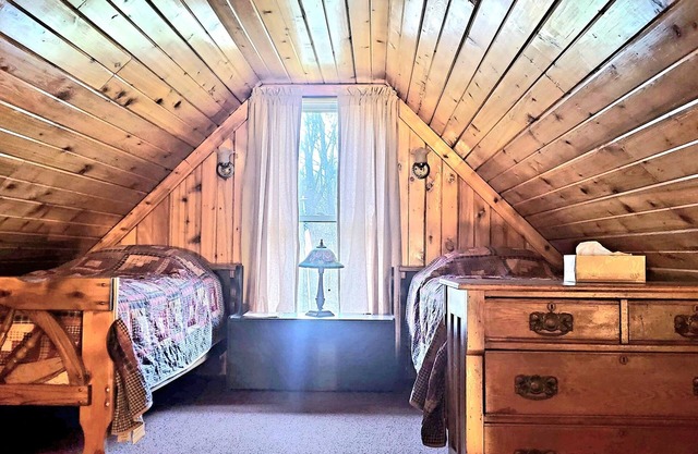Camping at its finest! Bring your hunting party, sleeps 12ppl
