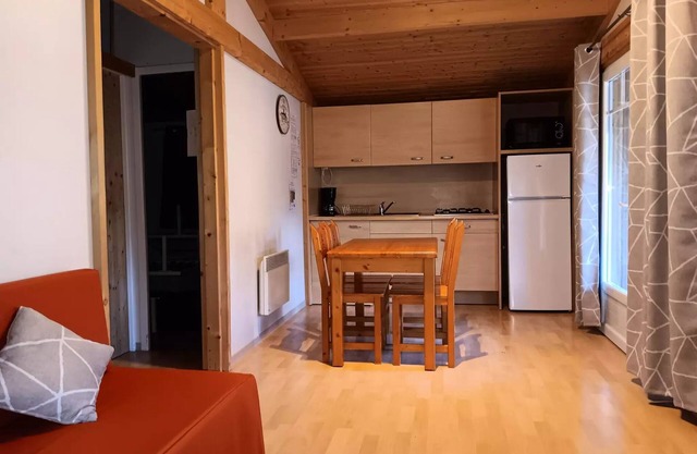 Campsite CHAMP LA CHEVRE * - Chalet Charlay 2 bedrooms (4 persons) 4 persons