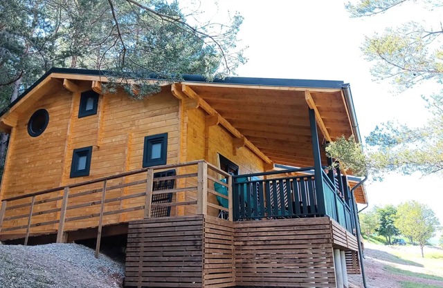 Campsite CHAMP LA CHEVRE * - Duplex Chalet 3 bedrooms (6-8 people) 6 to 8 people - 6 people. included in the price