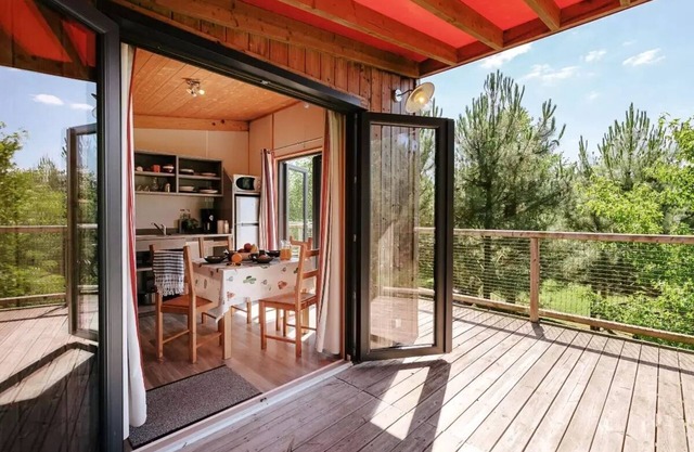 Campsite maeva Respire Domaine de Kervallon * - Cottage on Stilts 3 Rooms 4 People + TV