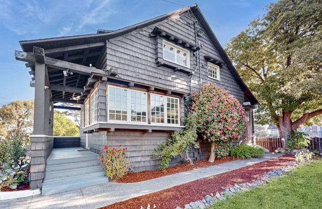 Campton House of Eureka