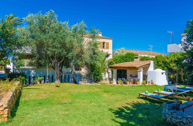 CAN BOIRA - Chalet with private garden in Porto Colom. Free WiFi