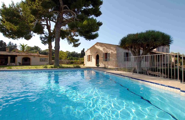 Can Cirerol, spacious house with pool in Porto Colom, Mallorca