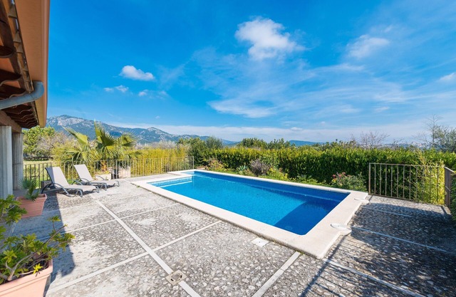 CAN GALLU - ADULTS ONLY - Villa with private pool in Moscari (Selva). Free WiFi