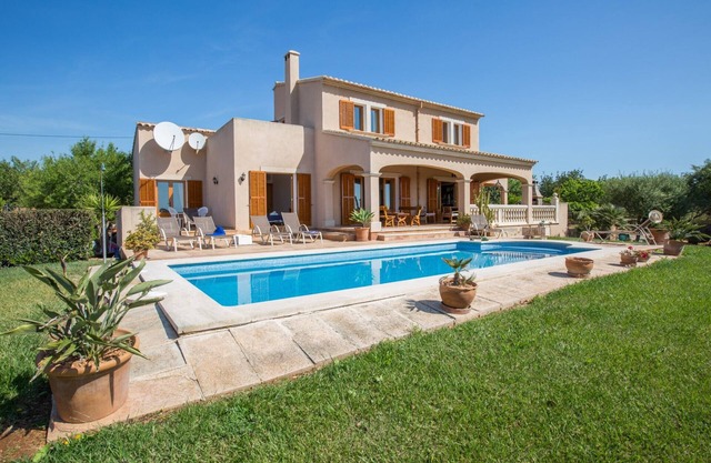 CAN MARINES - Villa with private pool in Calonge - Santanyí. Free WiFi.