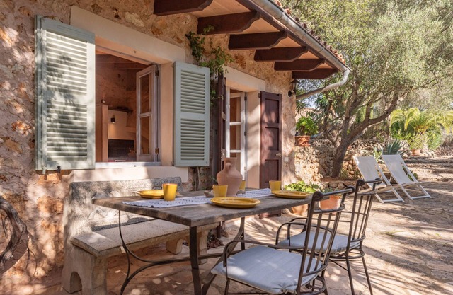 CAN PINA - ECO GROC - Apartment with shared pool in Costitx. Free WiFi