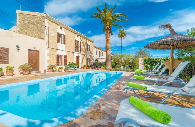 CAN SALVADOR - Villa with private pool in Moscari. Free WiFi