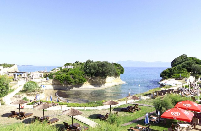 Canal D' Amour by Estia