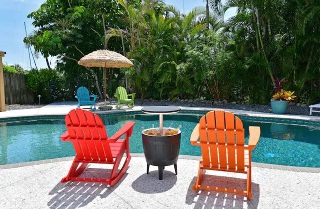 CANAL FRONT! Bring or rent a boat, near AMI/IMG + HEATED POOL