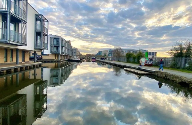 Canalside retreat - City Centre
