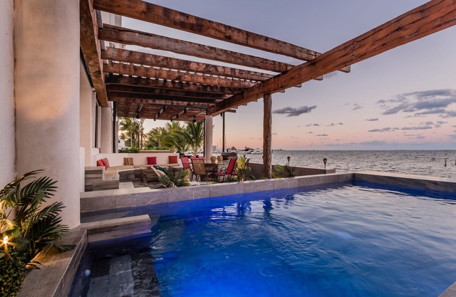 Cancun - Beach front Residence with Private Pool - Hotel Zone