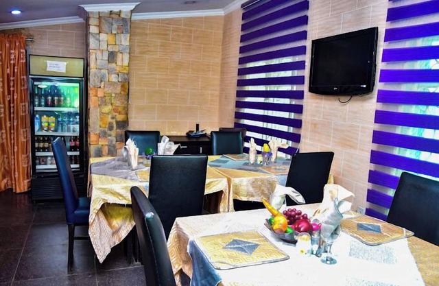 CANDOW HOTEL