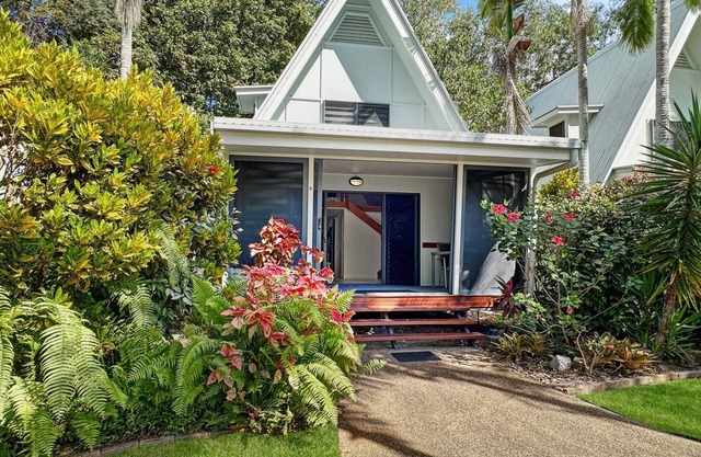 Canopy Chalet 6 - A cozy retreat for two on Magnetic Island.