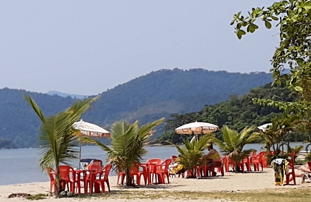 CANTINHO PERTINHO DA PRAIAa few meters from Jabaquara beach and the center