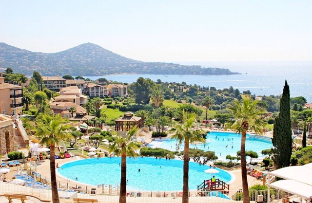 Cap Esterel - Studio Cabine/terrasse/parking/piscine - Proche Plage