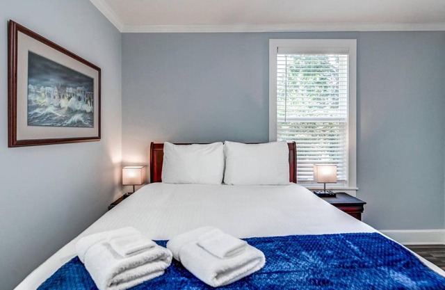 Capes Cottage - 1BR Near USC