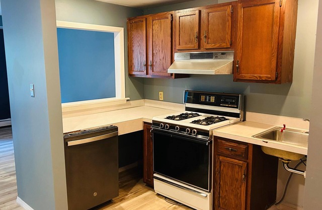 Capital O Swan Inn Comstock Park