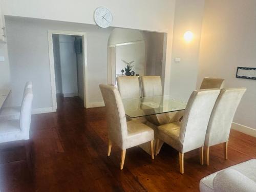 Capital On French Guest House