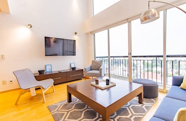 Capitalia - Bright & Modern Duplex