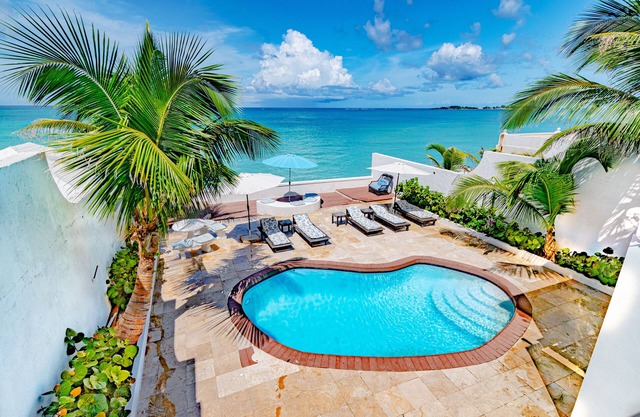 Caprice 14 Cable Beach Luxury Villa