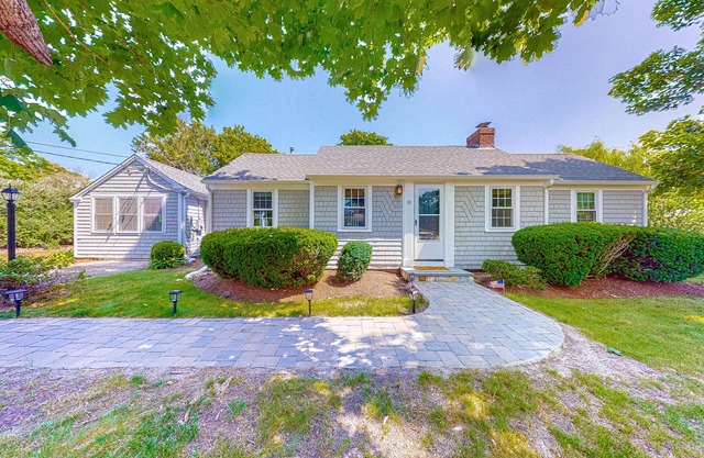 Captain Clark's | Renovated house in Yarmouth with large yard - close to beaches