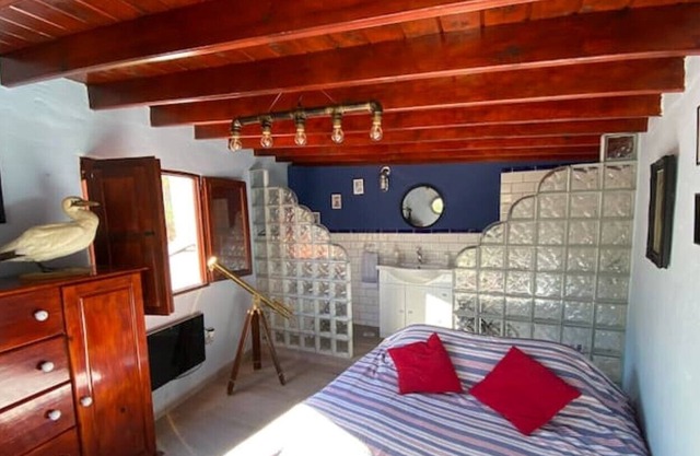 ‘Captain’s Cabin’ with magnificent mountain views